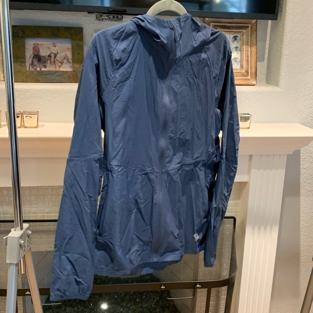 Women’s Lightweight Packable Mountain Hardwear Jacket - Small - Picture 14 of 14